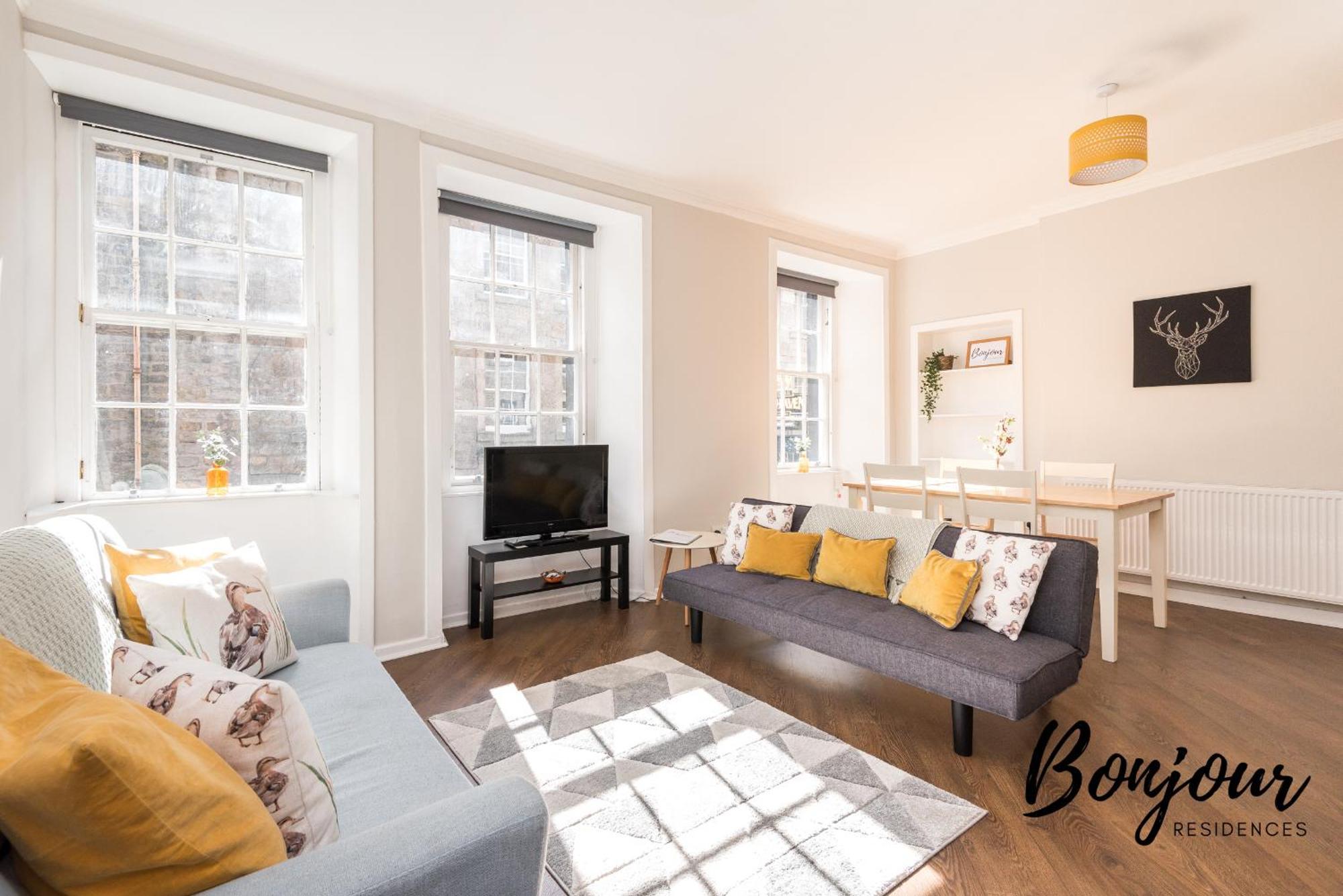 Bright New Town 2Br-1Ba, 1 Min To George St By Bonjour Residences Единбург Екстер'єр фото
